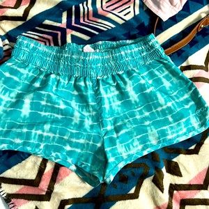 size 2 running for 8 dollars